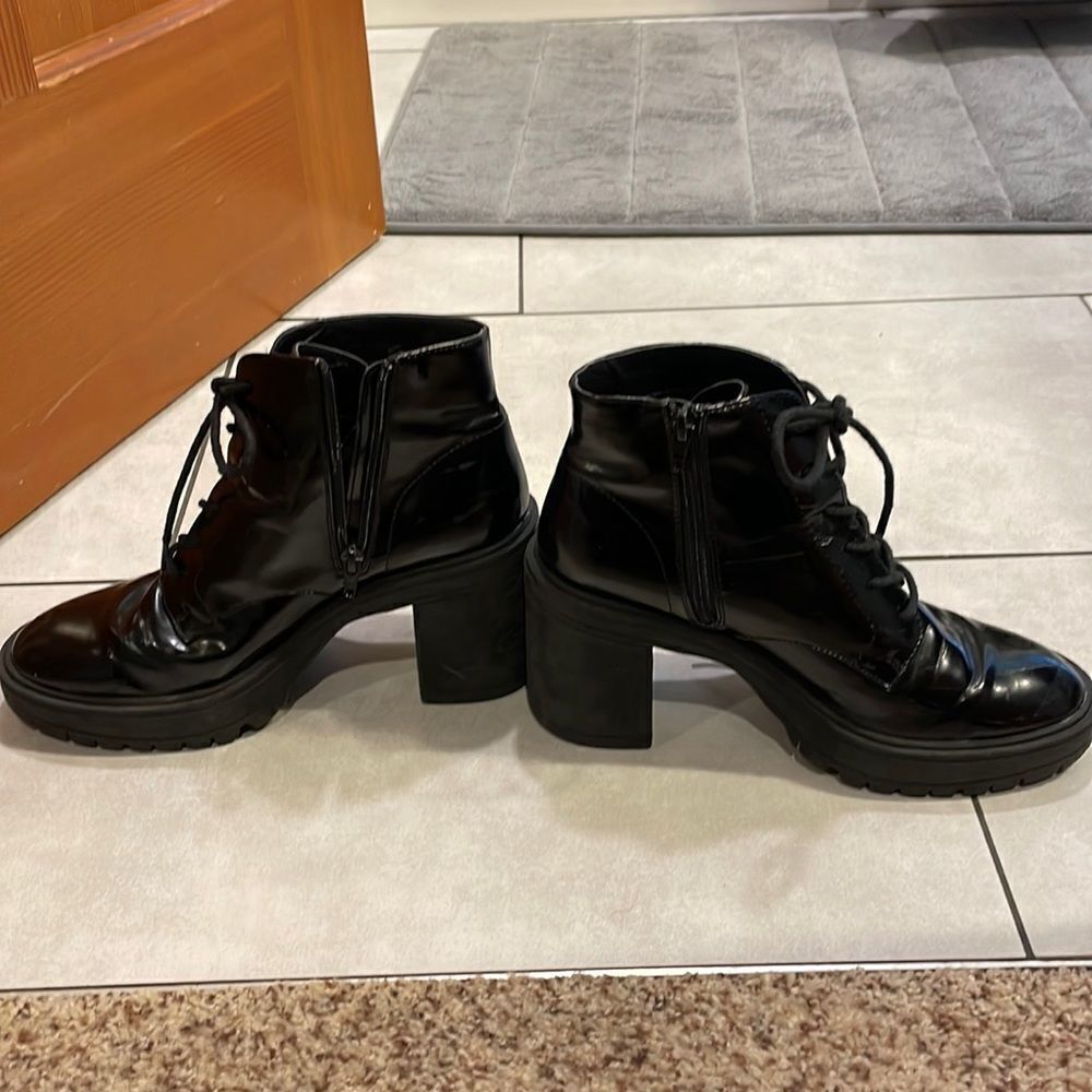 Forever 21 black heeled lace up ankle boots - Picture 5 of 13